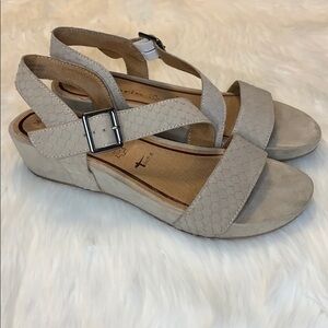 Tamaris suede nubuck low wedge sandals like new